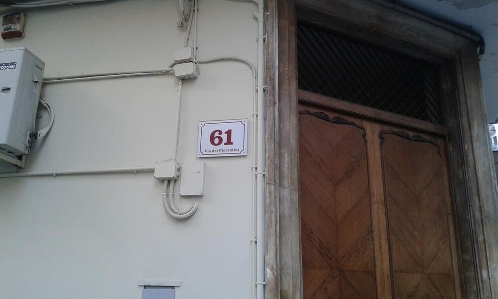 Фото International Naples