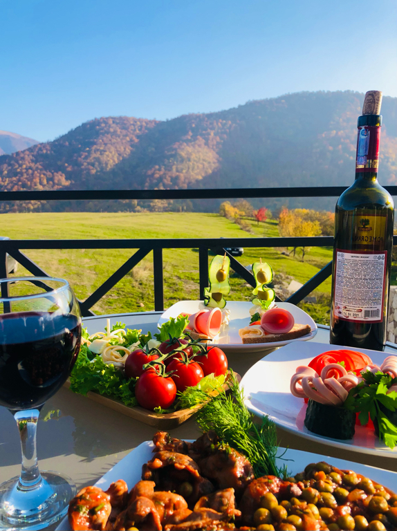 Фото Cottage Chalet and Tours