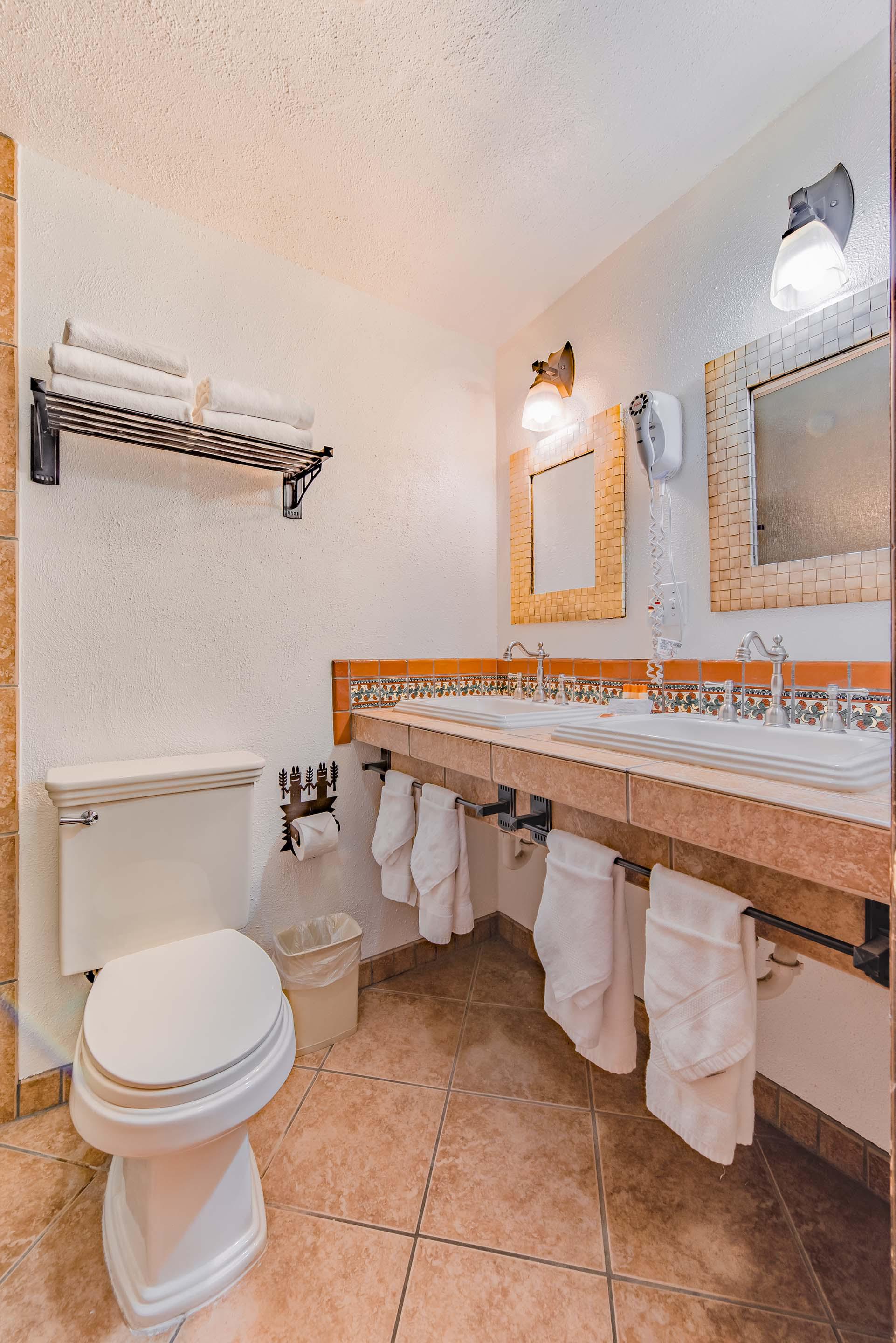 Фото The Historic Taos Inn