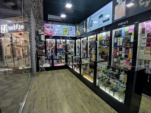 Tukli mushuklar bilan porno onalar