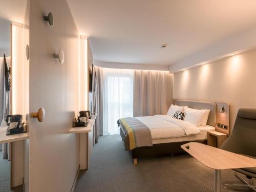 Фото Holiday Inn Express Wuppertal - Hauptbahnhof, an Ihg Hotel