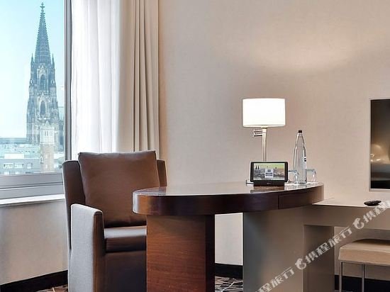 Фото Dorint Hotel am Heumarkt Cologne