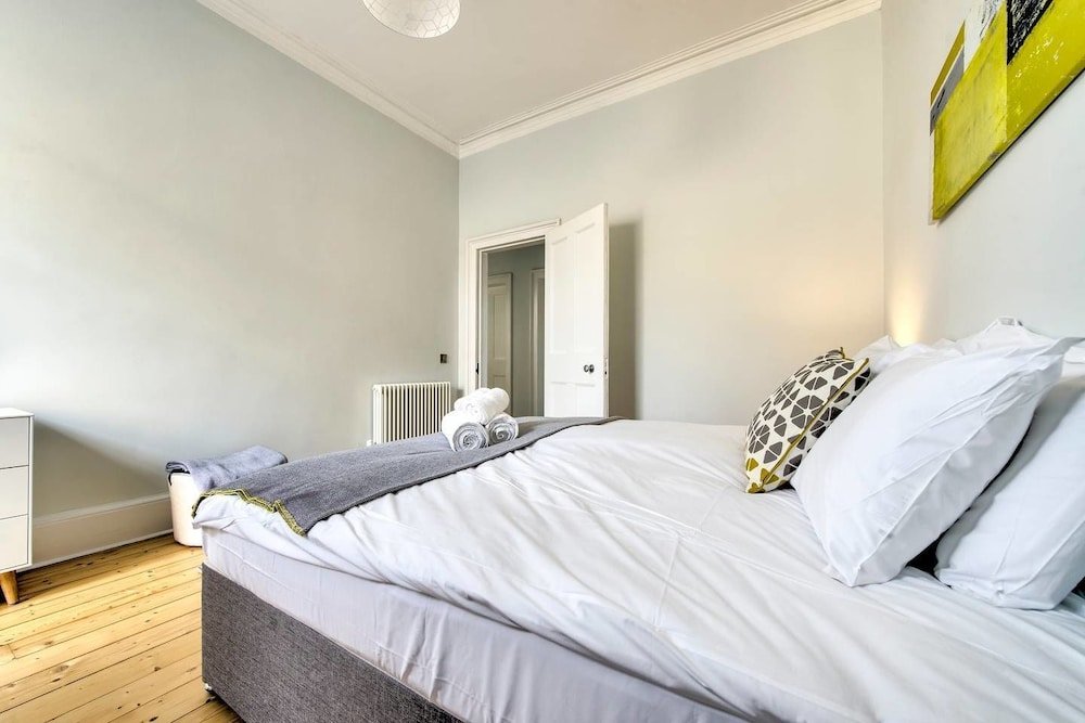 Фото Luxury Georgian Apartment: Heart of the City Location