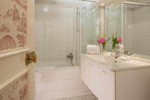 Фото Hôtel des Grandes Ecoles