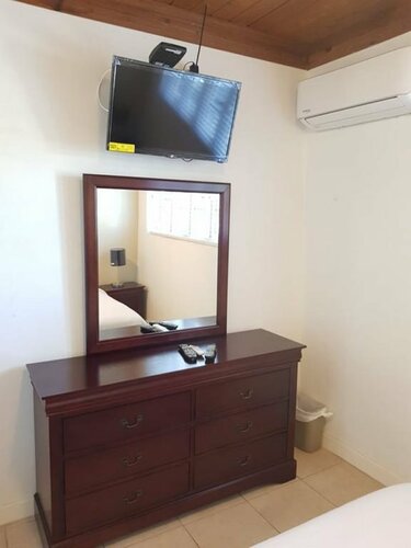 Гостиница Golden Palms B & B в Нассау
