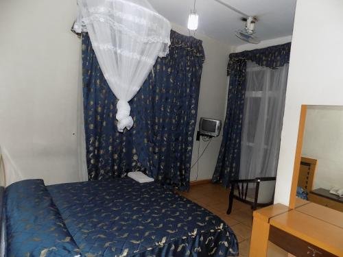 Фото Aponye Hotel