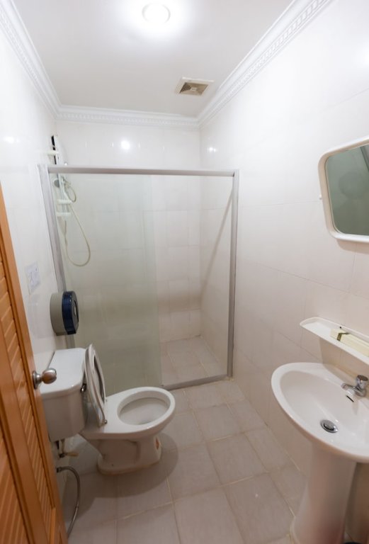 Фото The Riverside Hotel Phnom Penh