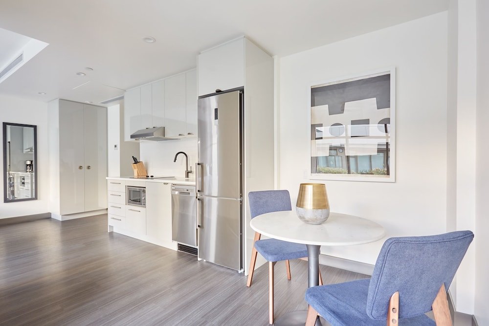 Фото Sonder by Marriott Bonvoy Revival Apartments English Bay