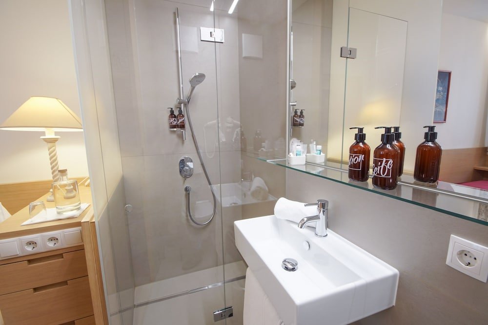 Фото Altstadt Hotel Wolf