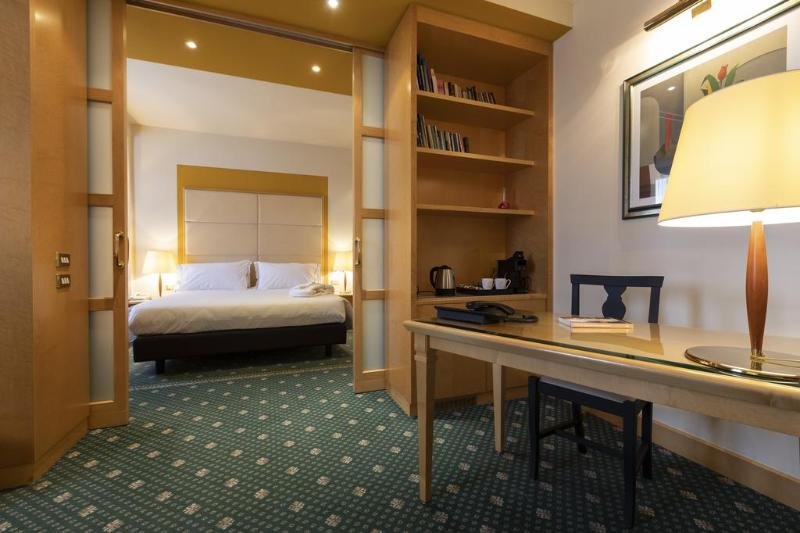 Фото City Life Hotel Poliziano, by R Collection Hotels