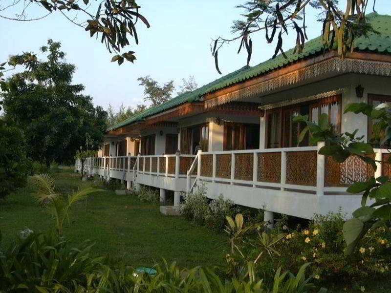 Фото Ruen Thai Rim Haad Resort