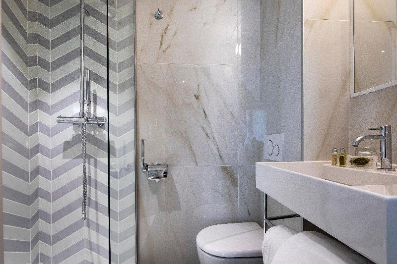 Фото Maxim Quartier Latin