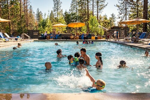 Гостиница Rush Creek Lodge at Yosemite