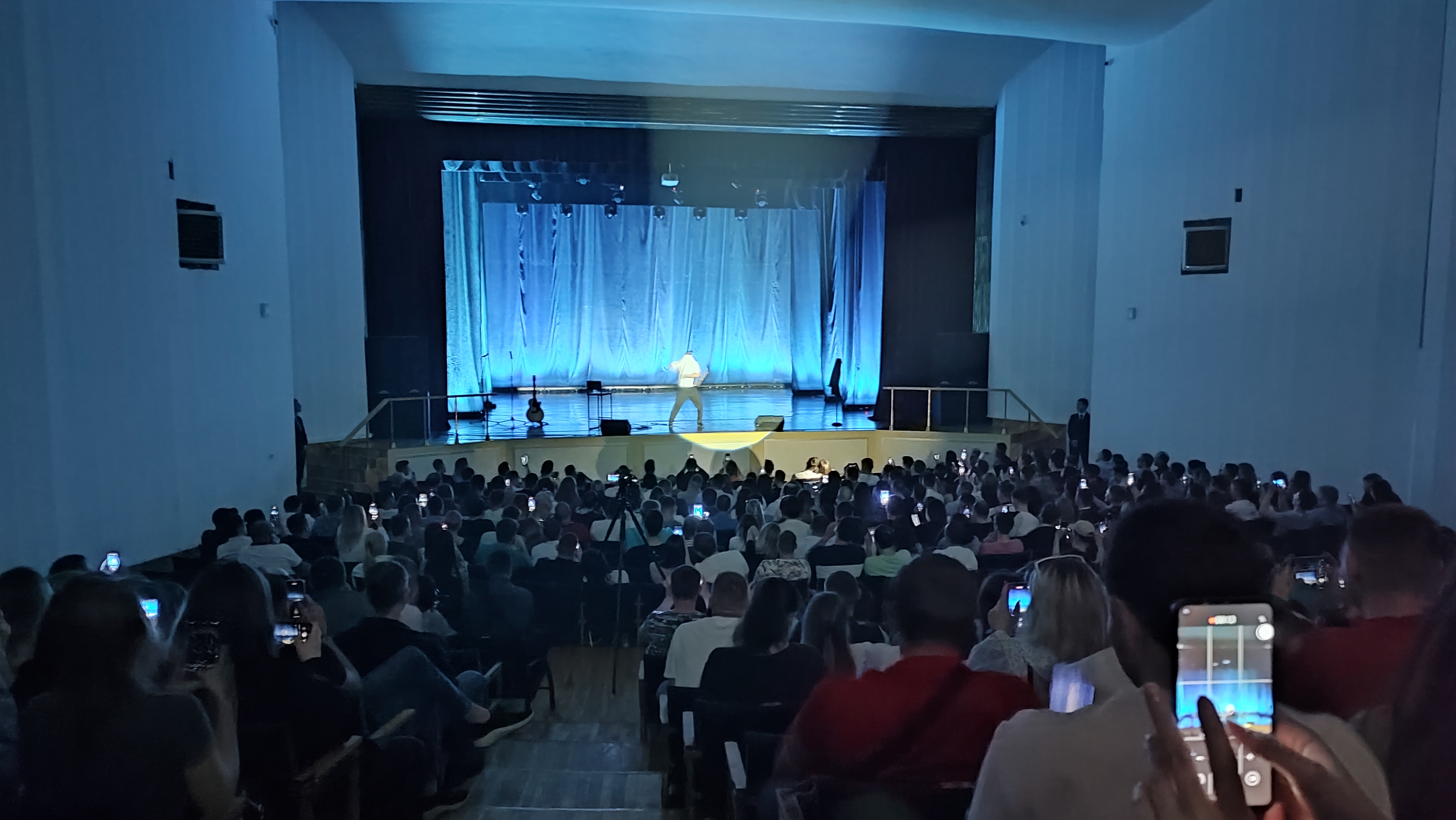 Дворец культуры комбайностроителей ул бограда 134 фото Фото: Дворец культуры комбайностроителей, концертный зал, ул. Бограда, 134, Крас