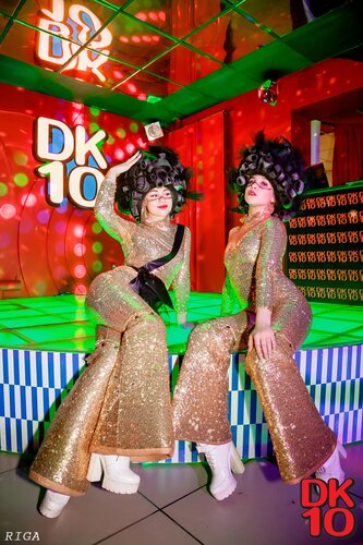 Дәретхана қабырғасы арқылы кездейсоқ секс порно