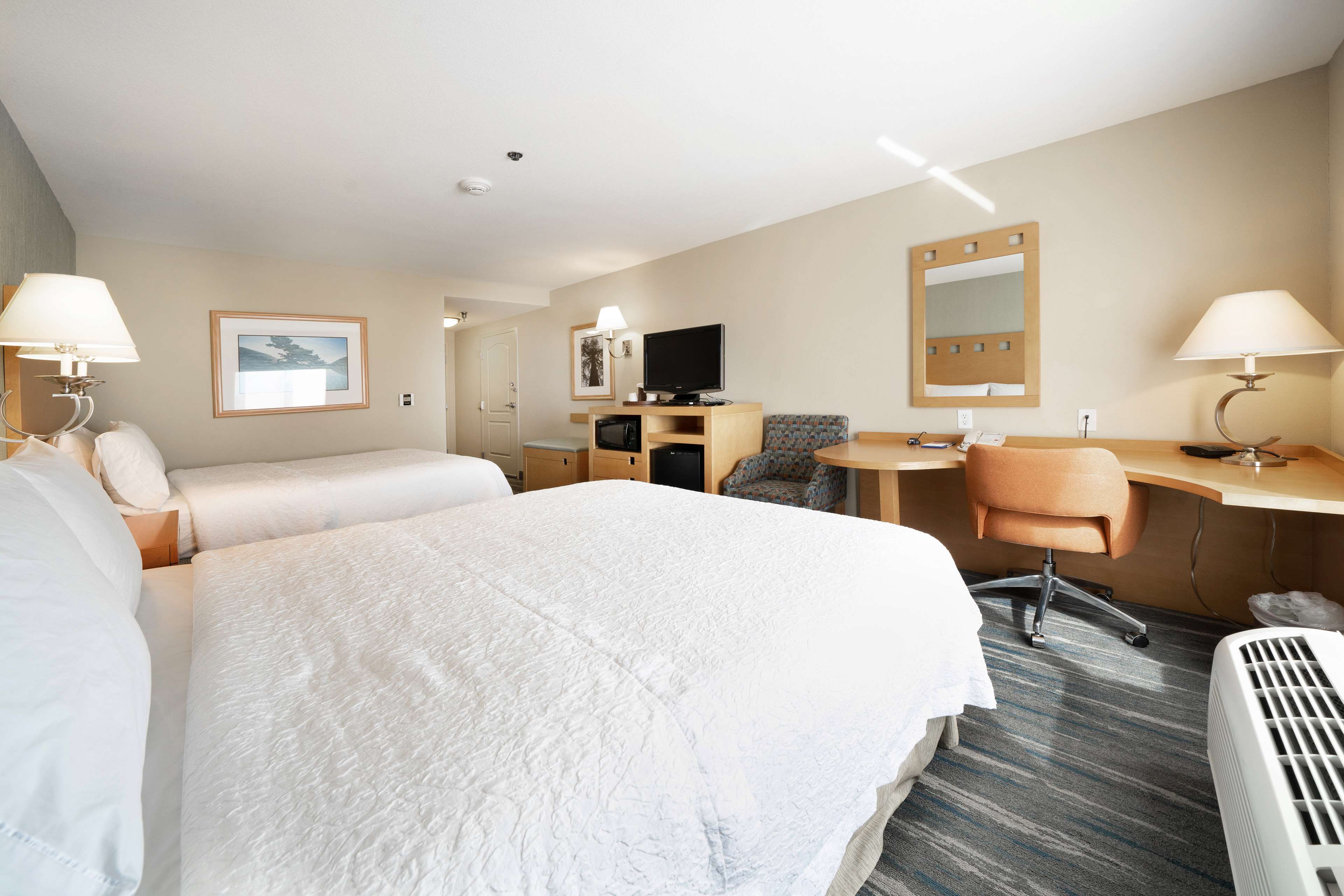 Фото Hampton Inn And Suites Madera