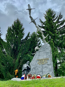 Братья Газдановы (Republic of Severnaya Ossetia-Alania, Alagirsky District, A-162, 18-y kilometr) ، نصب تذكاري للحرب، مقبرة جماعية