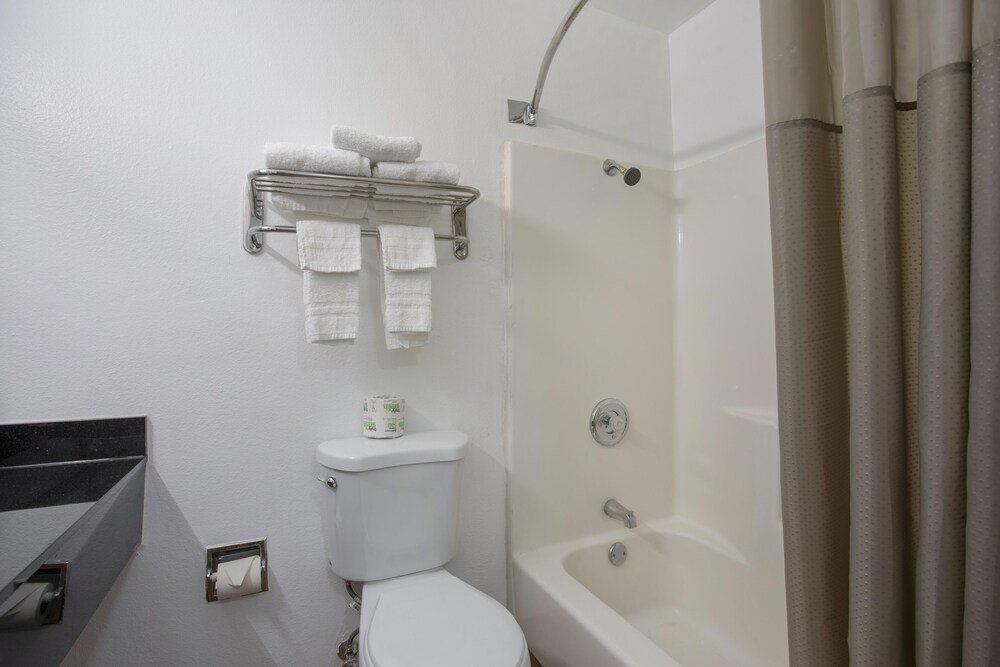 Фото Oyo Hotel Palmdale - Antelope Valley