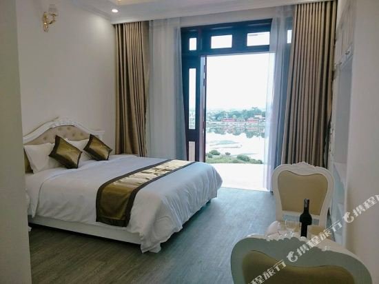 Фото Lakeside Hotel