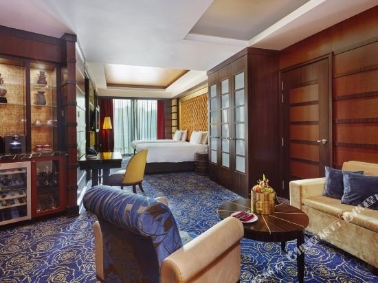 Фото Resorts World Sentosa - Crockfords Tower