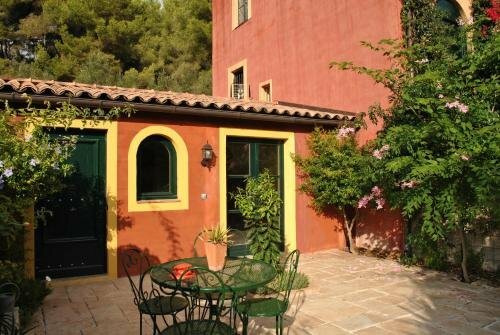 Гостиница Chambres D'Hotes Sous L'Olivier в Ментоне