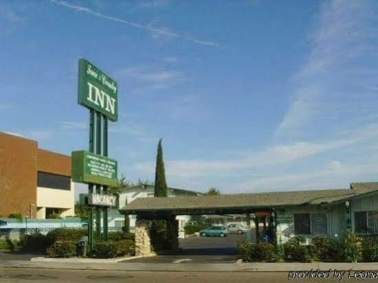 Гостиница Town and Country Inn в Санта-Марии