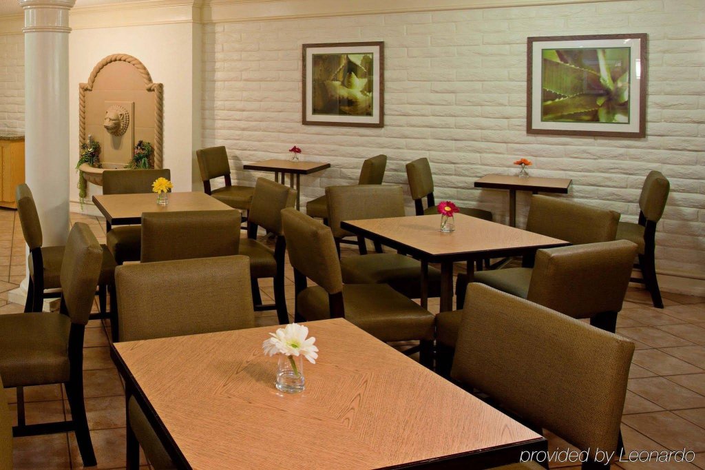 Фото La Quinta Inn by Wyndham San Diego Chula Vista