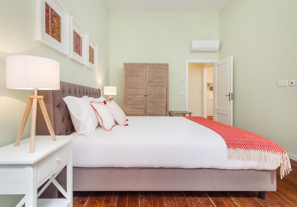 Фото Nada04 · Studio Apartment With Balcony Next to Ribeira