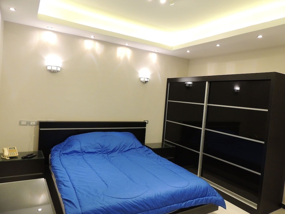 Фото Sultan Luxurious Townhouse Near Auc & Point 90 Mall