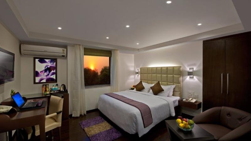 Фото New Leaf Hotel