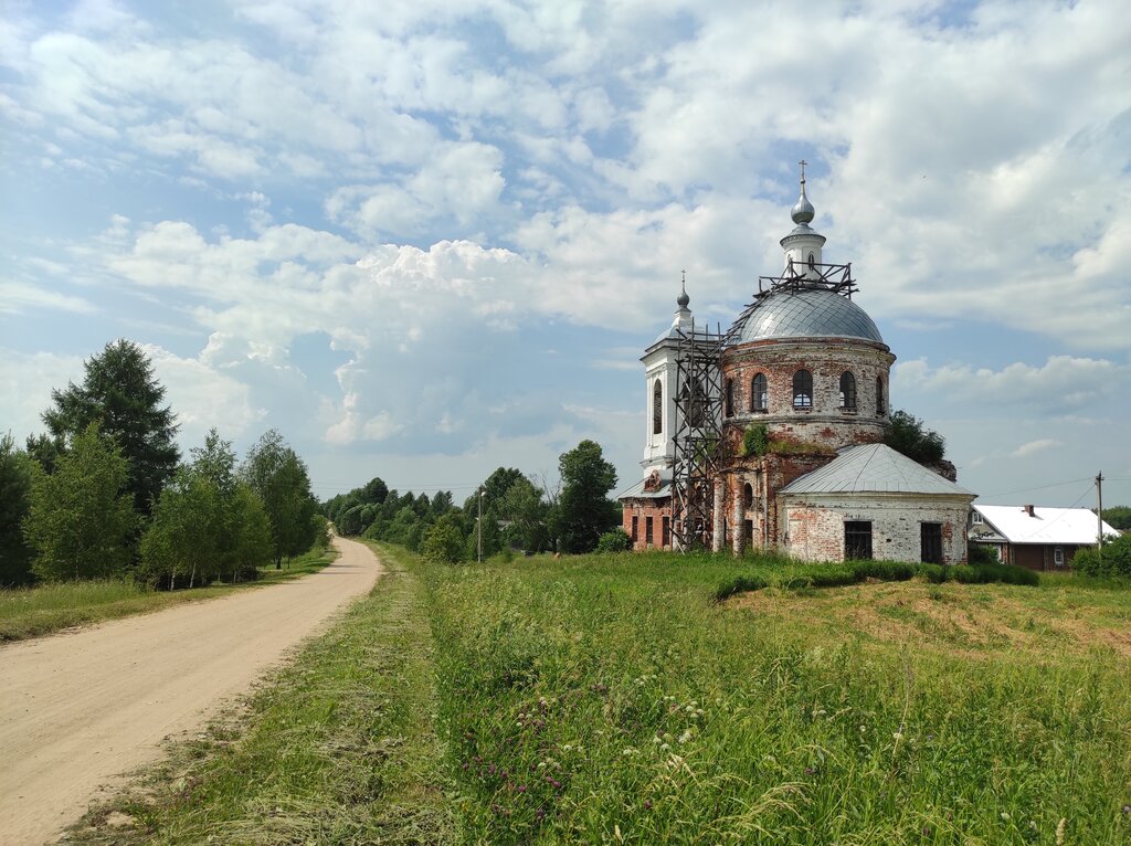 Orthodox church Tserkov Pokrova Presvyatoy Bogoroditsy V Alferyevo, Yaroslavl Oblast, photo