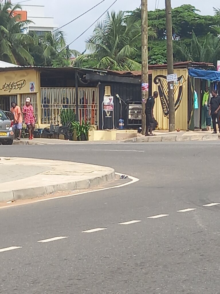 Bar, pub Besuratex, Accra, photo