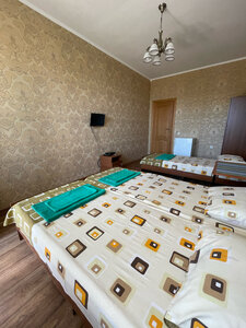 Комфорт (посёлок городского типа Гаспра, Риекская улица, 31), hotel