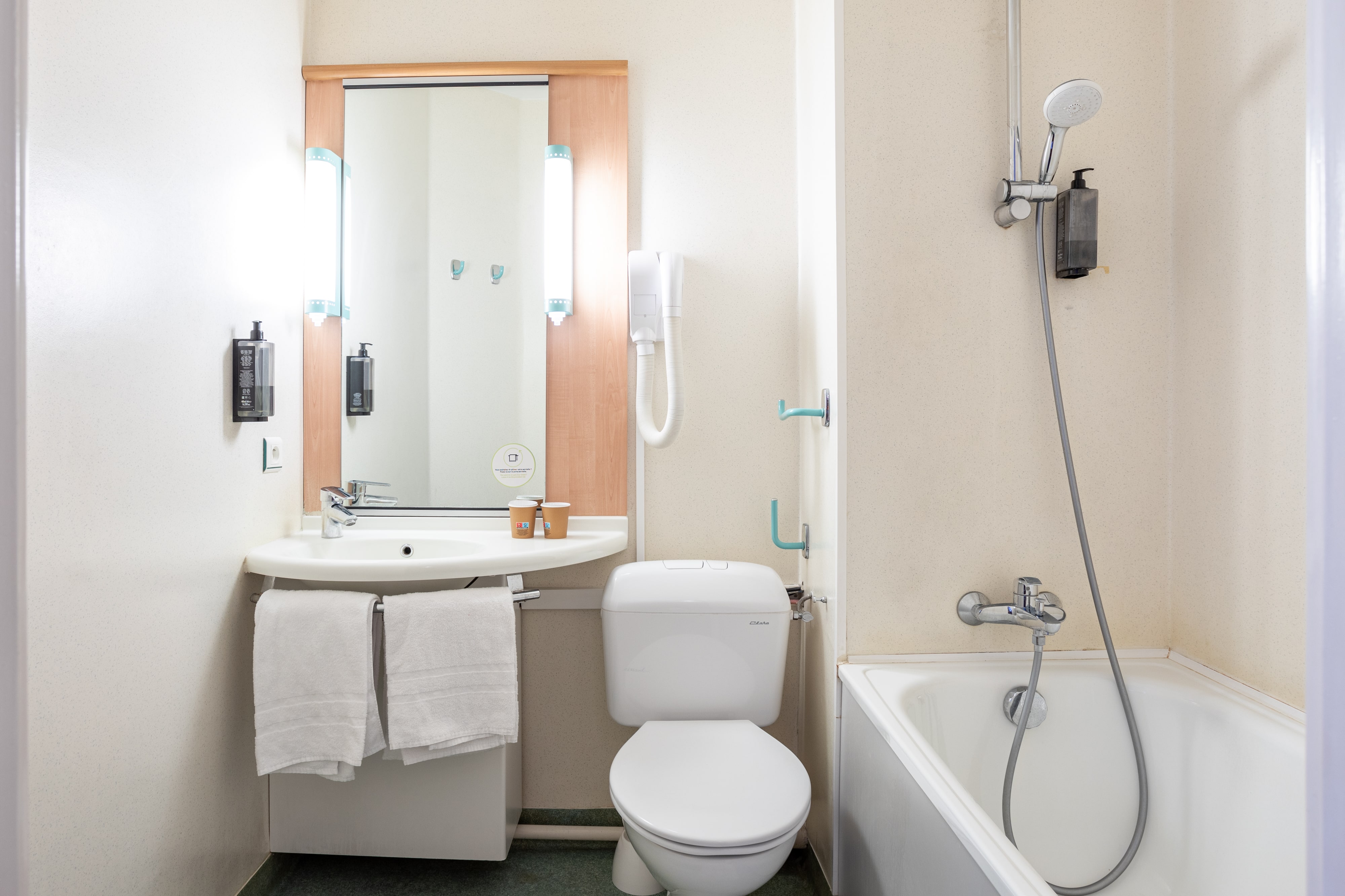 Фото B&b Hotel Arras Centre les places