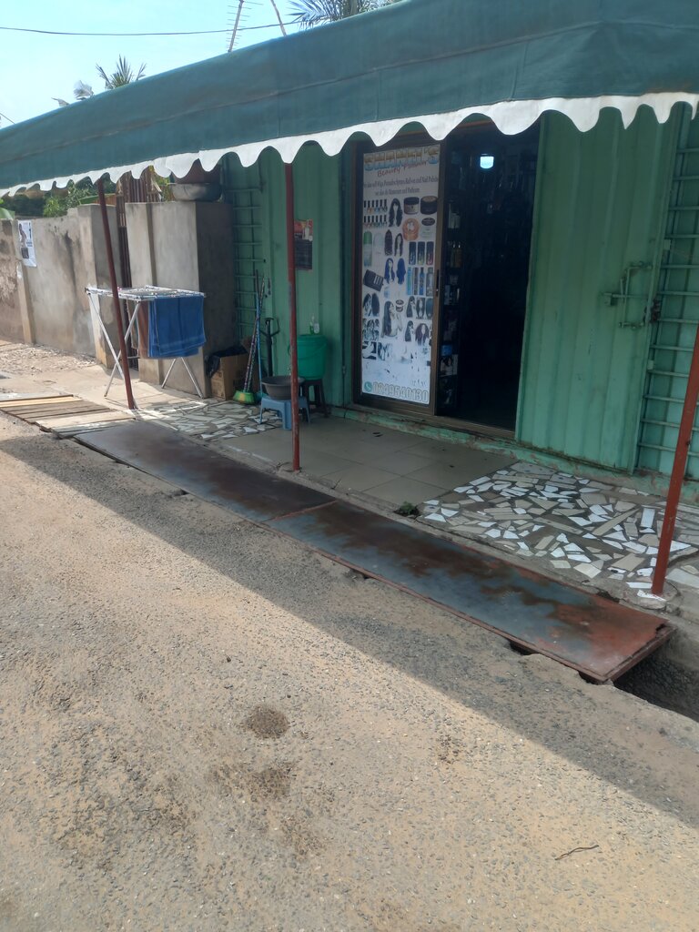 Beauty salon Shanels, Accra, photo