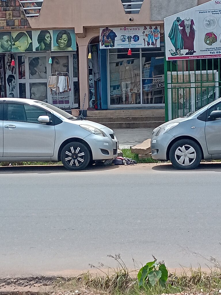 Clothing store Animwaa's closet, Accra, photo