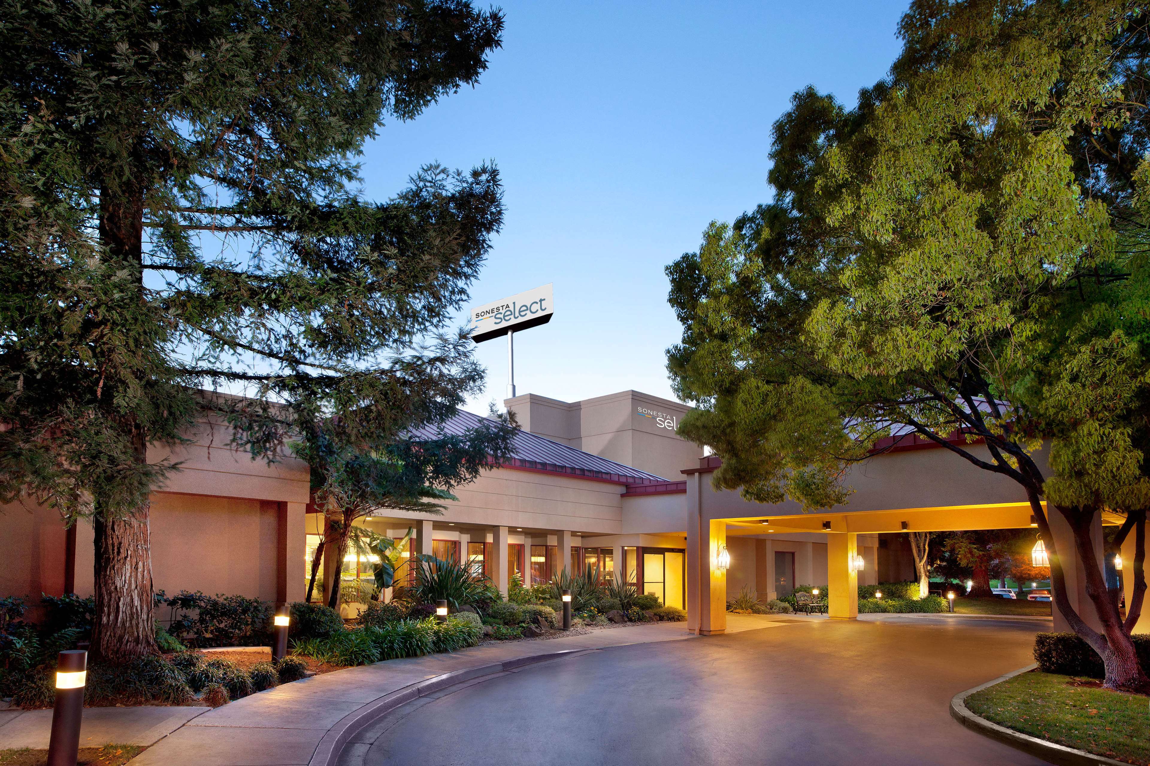 Фото Sonesta Select San Jose Airport