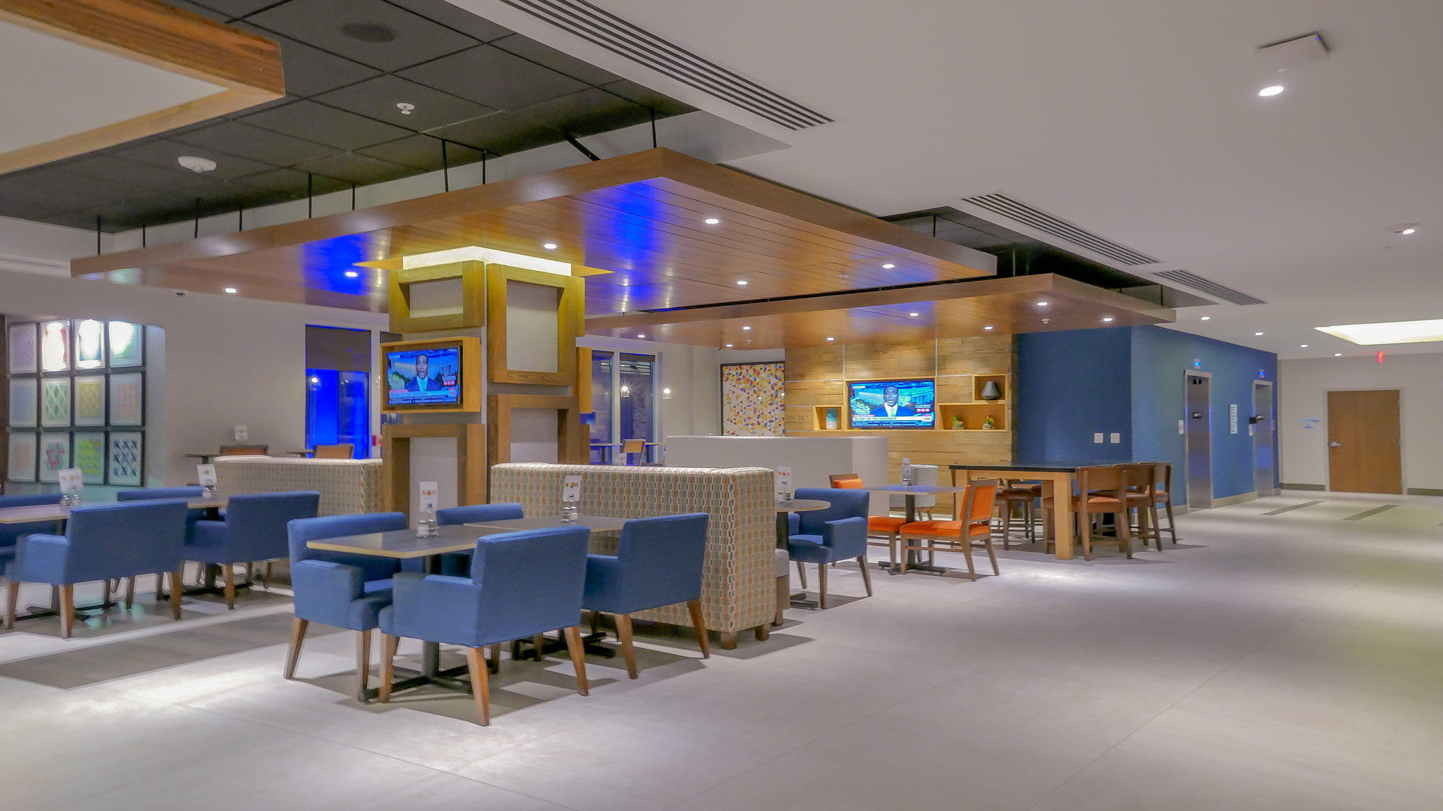 Фото Holiday Inn Express & Suites Miami Airport East, an Ihg Hotel