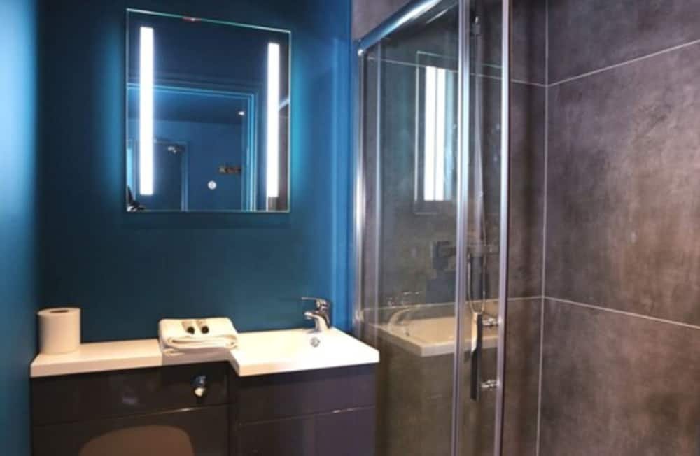 Фото Cherry Bar Rooms