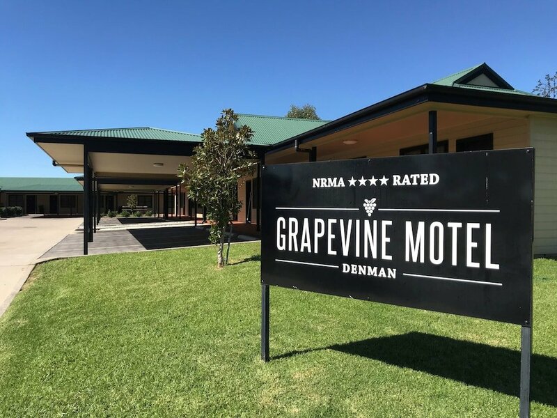 Гостиница The Grapevine Motel