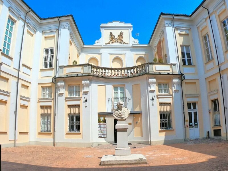 Гостиница Luna del Belvedere в Асти
