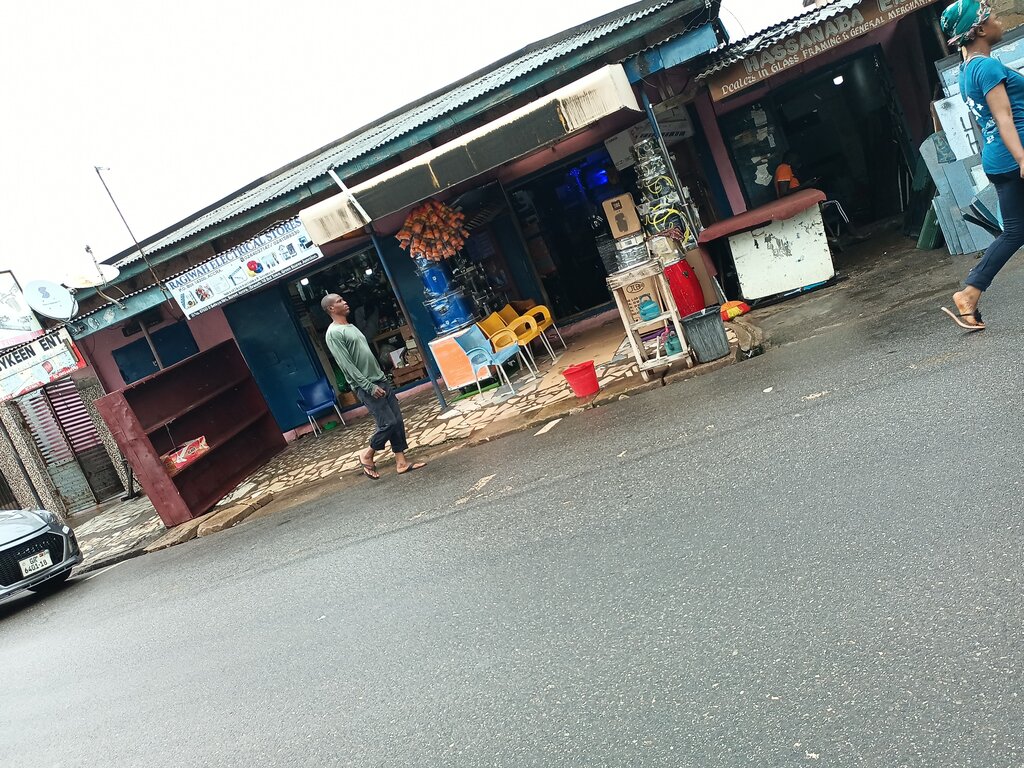 Electronic goods store Ragiwah, Accra, photo