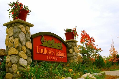 Гостиница Ludlow's Island Resort