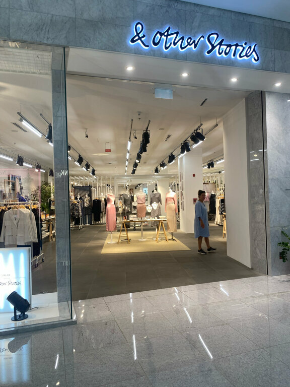 Clothing store & Other Stories, Dubai, photo