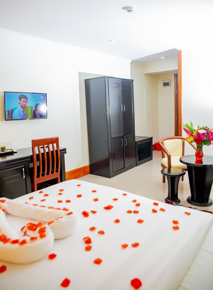 Фото Eden Highlands Hotel