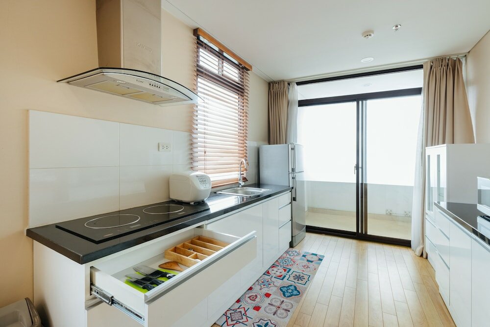 Фото Hb Serviced Apartment - 121b Quan Hoa