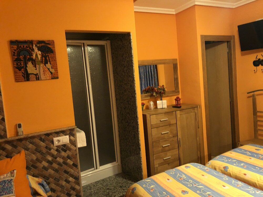 Фото Pensión Restaurante Chiki