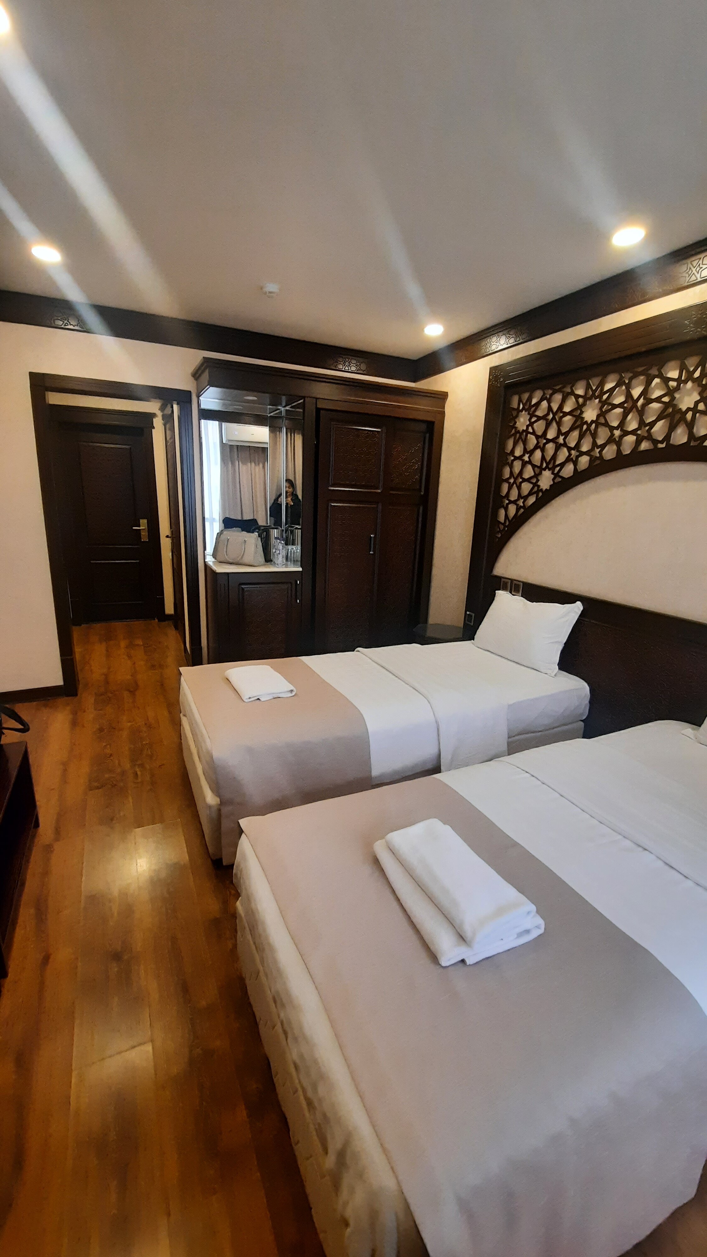 Фото Orient Star Varaxsha