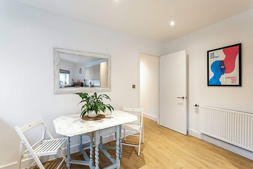 Фото Quiet and Spacious Four Bedroom House