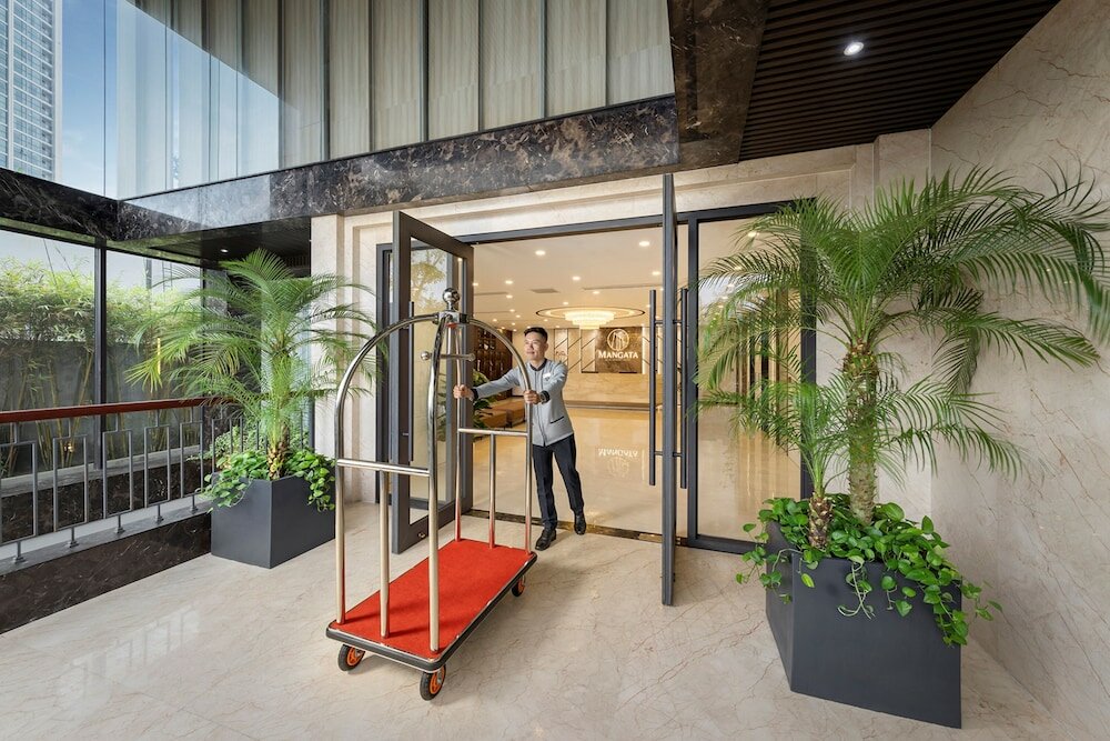 Фото Mangata Beachfront Hotel